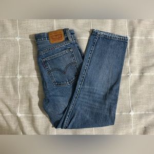 Levis Strauss. Wedgie Straight Jeans. Size 26.